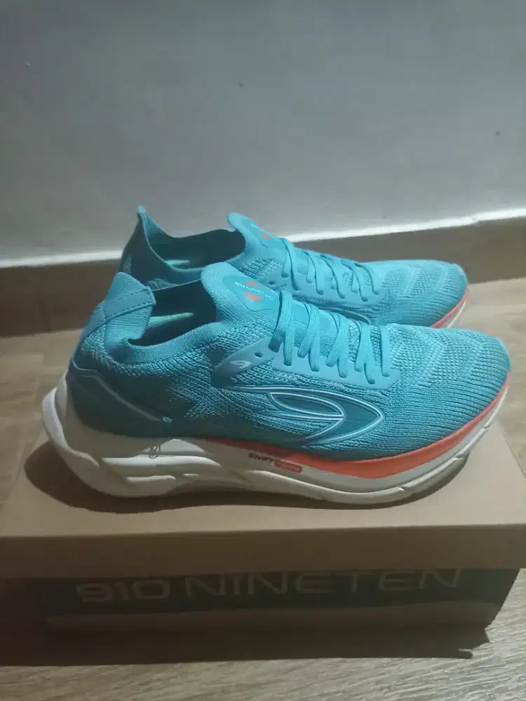 SEPATU RUNNING 910 (Kishi Run 2.0)