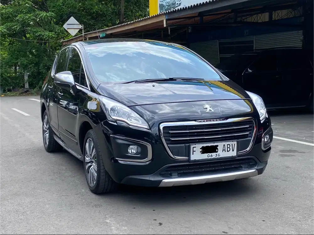 PEUGEOT 3008 1.6 AT 2016 HITAM , km LOW