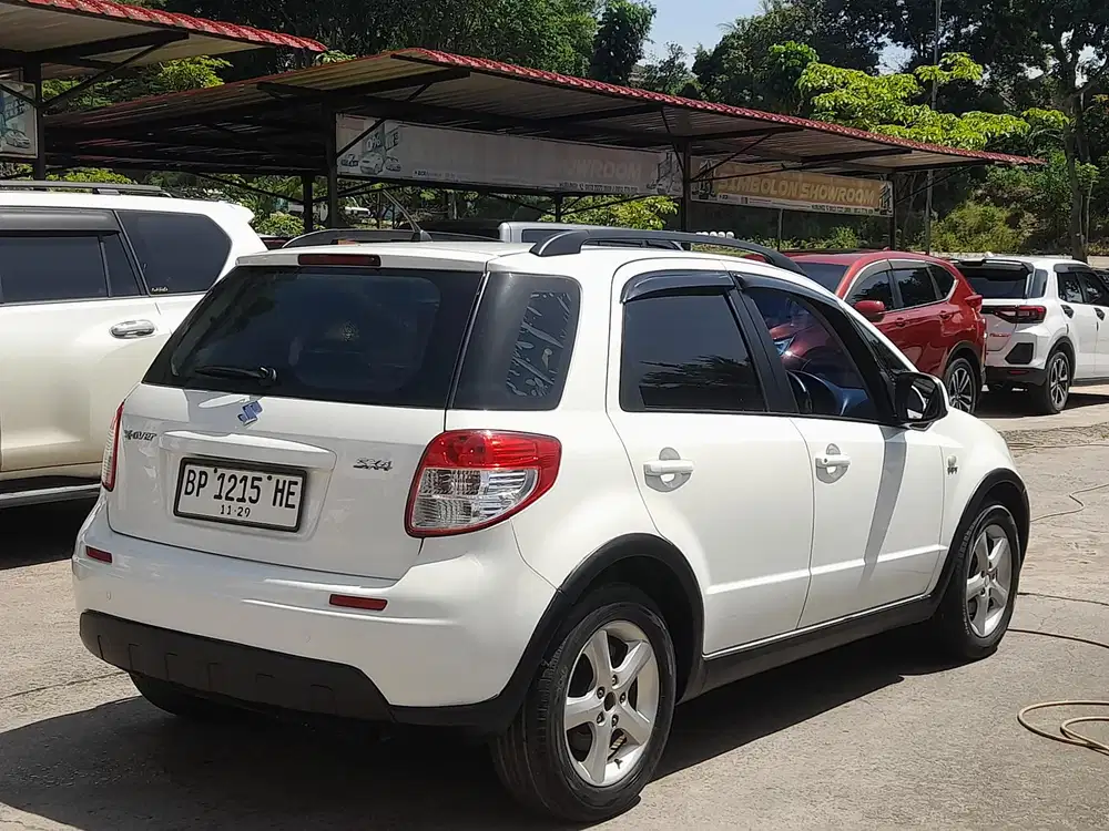 SUZUKI XOVER AUTOMETIC PAJAK HIDUP STNK BPKB LENGKAP PEMAKAIAN PRIBADI
