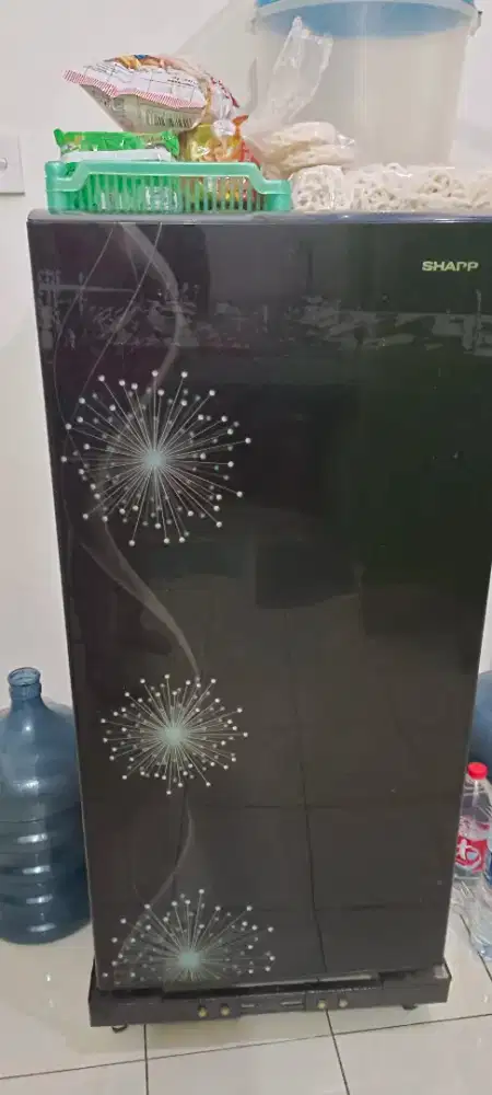 Kulkas sharp sjx 187 shine + roda bawah kulkas