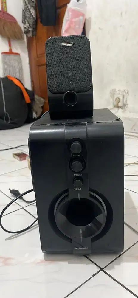 Speaker Simbadda CST 1800n