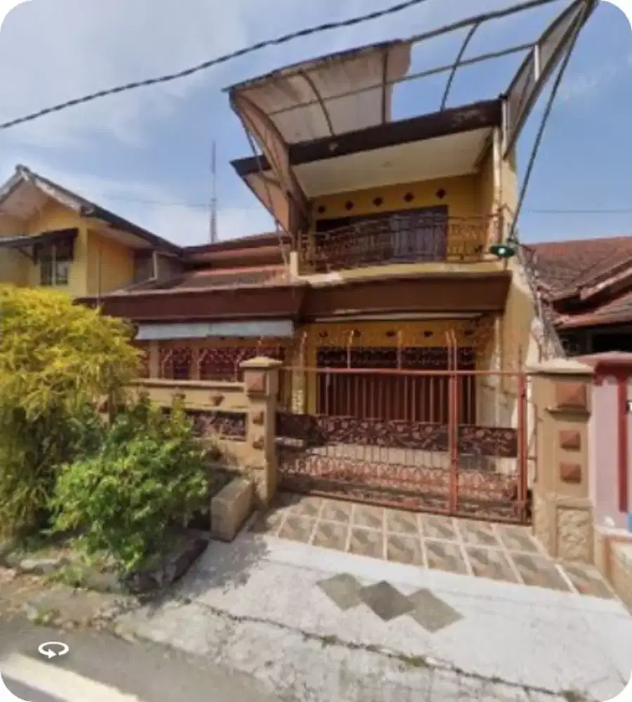 Dijual rumah induk + kos