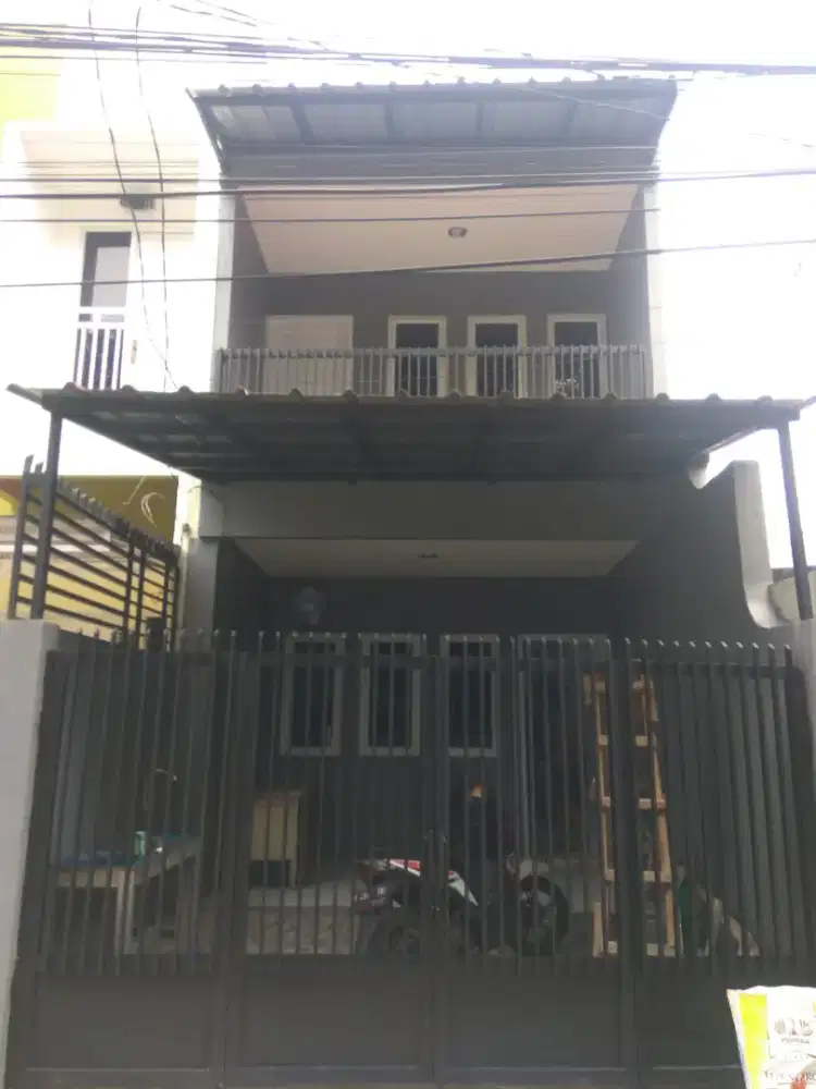 Ruma disewakan di cibubur VII JAKARTA TIMUR