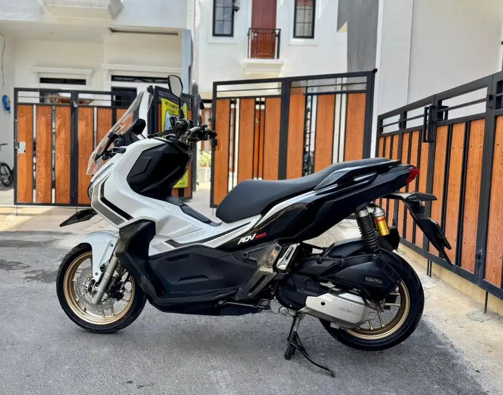 Honda ADV 150 ABS ISS (Tipe Tertinggi) MULUSSS Pajak Hidup Panjang