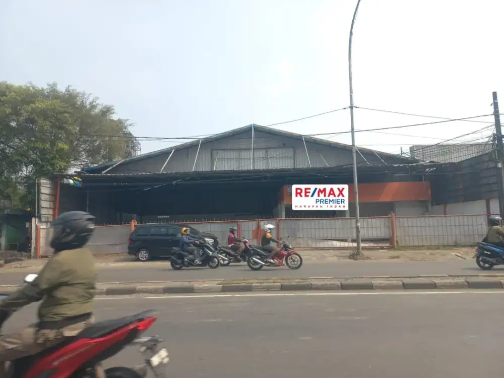 Disewa  Gudang strategis pinggir jalan raya bekasi Dkt acces tol