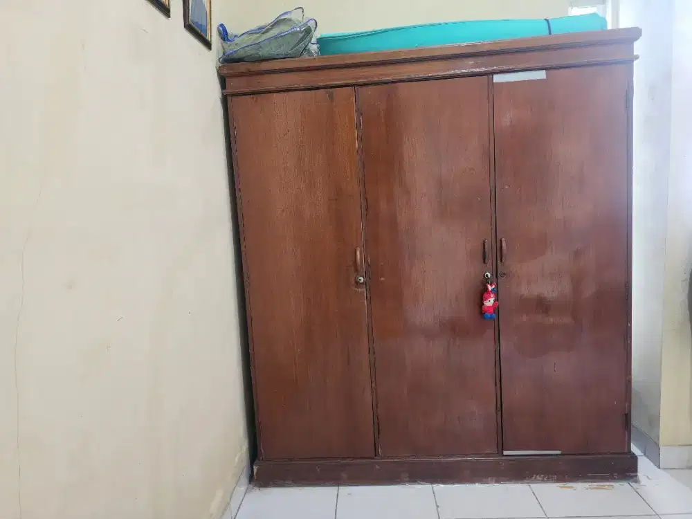 Lemari kayu jati 3 pintu
