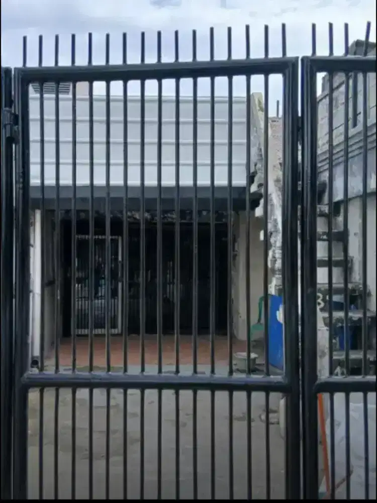 Rumah ada rooftop untuk usaha/cafe depan jalan raya