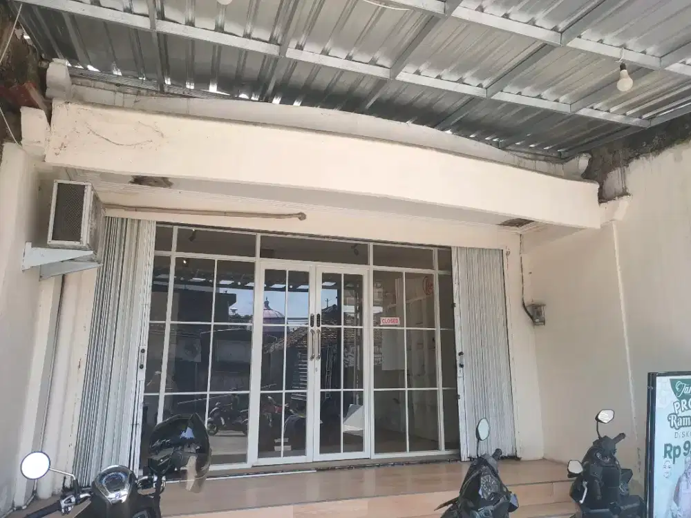 Ruko pinggir jalan Lokasi strategis buat bisnis