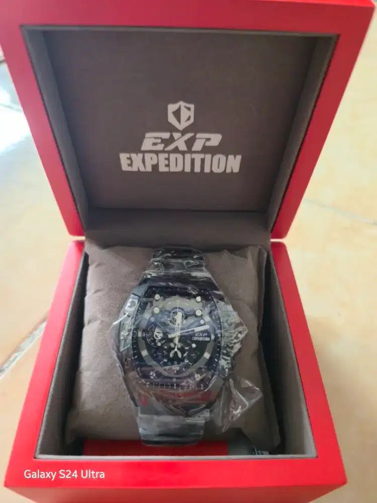Dijual jam tangan expedition e6800 blm pernah dipakai ex kado garansi