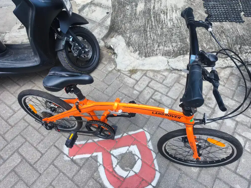 Sepeda lipat merk Landrover