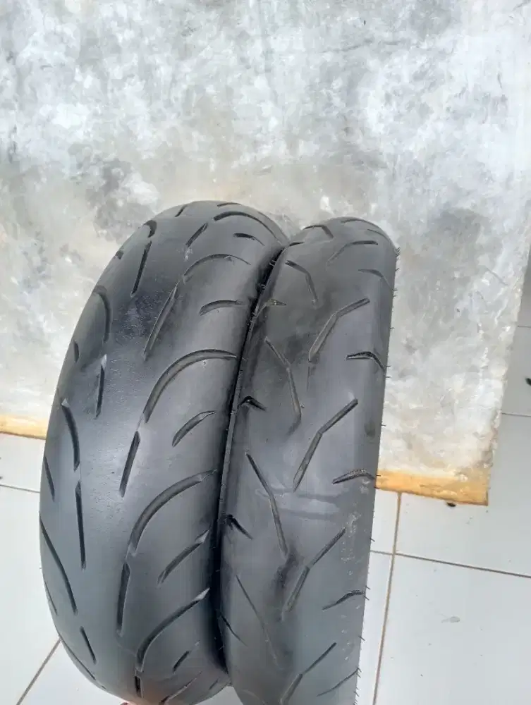 Sepasang ban metic ukuran 140/70 110/80 ring 14 merk presa&IRC tubles