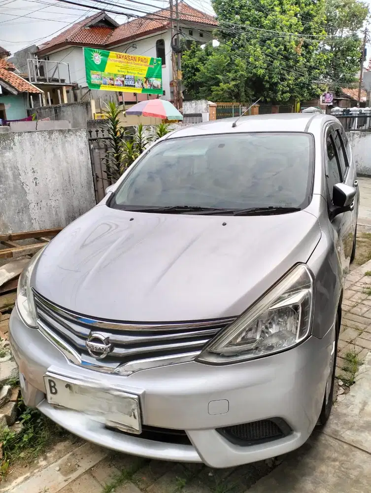 Nissan Grand livina facelift 2013