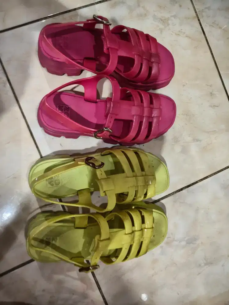 Sepatu sandal merek ZAKY komdis masih bagus