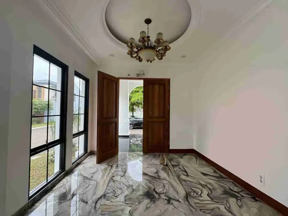 Rumah Cantik Bangunan Mandiri Posisi Hoek Semi Furnished Siap Huni