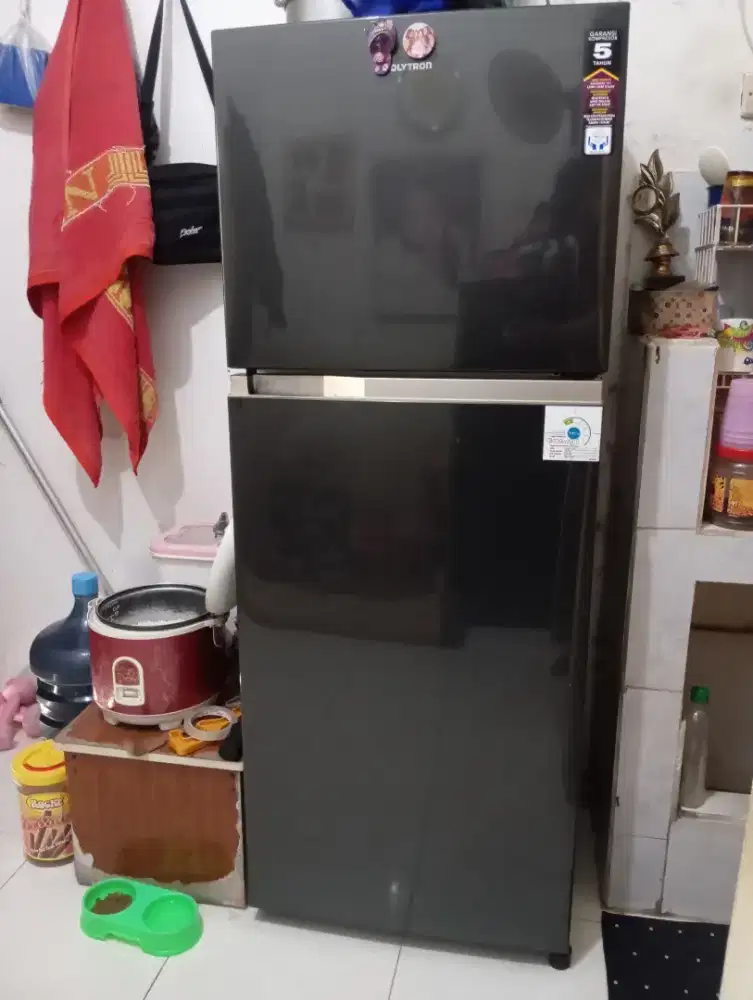 Kulkas Polytron no mines pemakaian baru