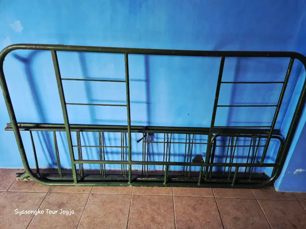 Tempat tidur tingkat