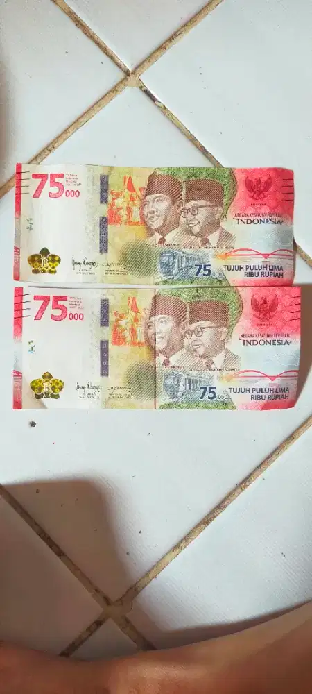Uang 75 ribu asli