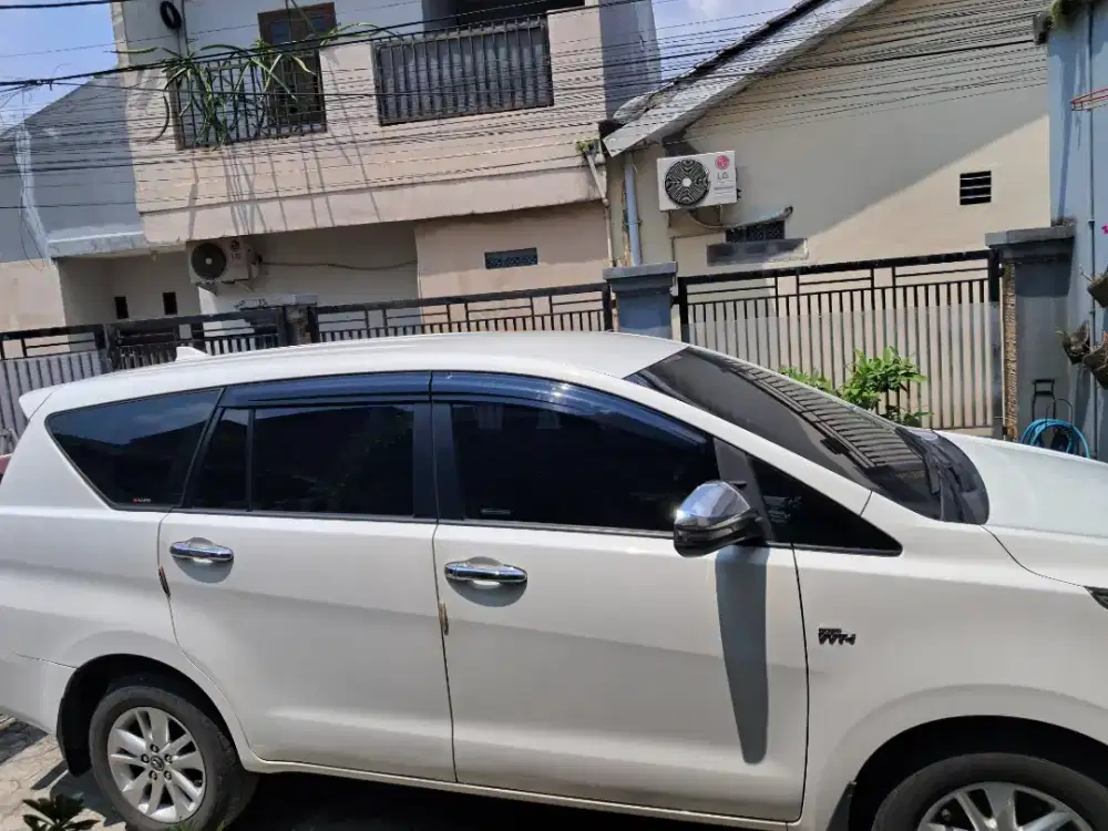 Dijual Innova reborn tahun 2018, putih, tangan pertama dari baru.