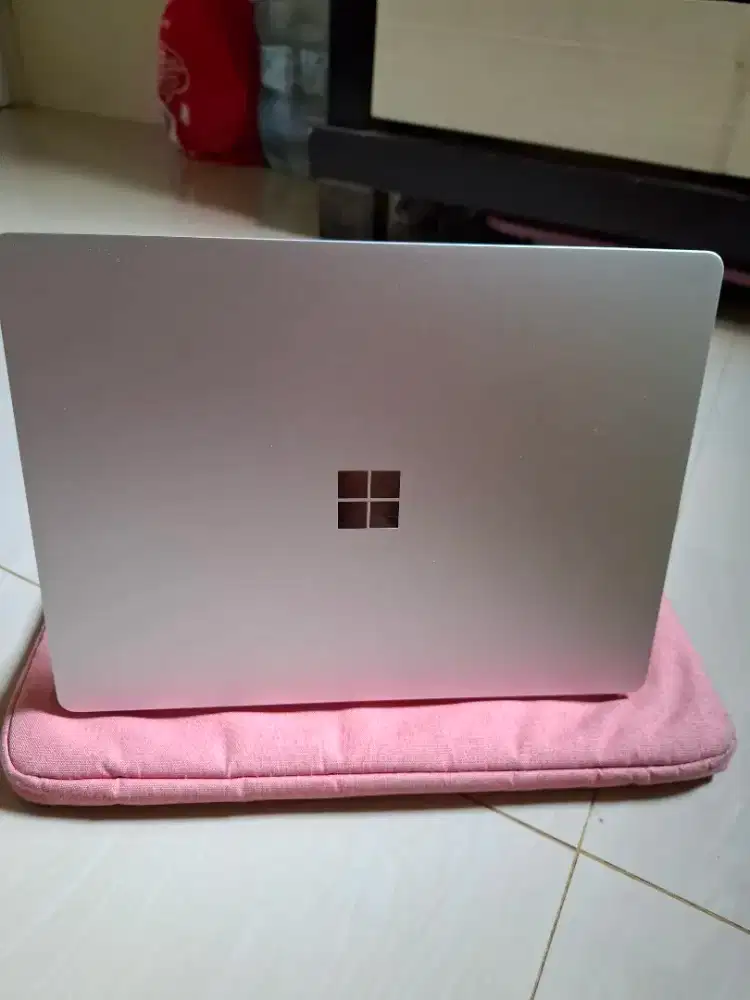 Laptop Microsoft surface go I5-1035G 256