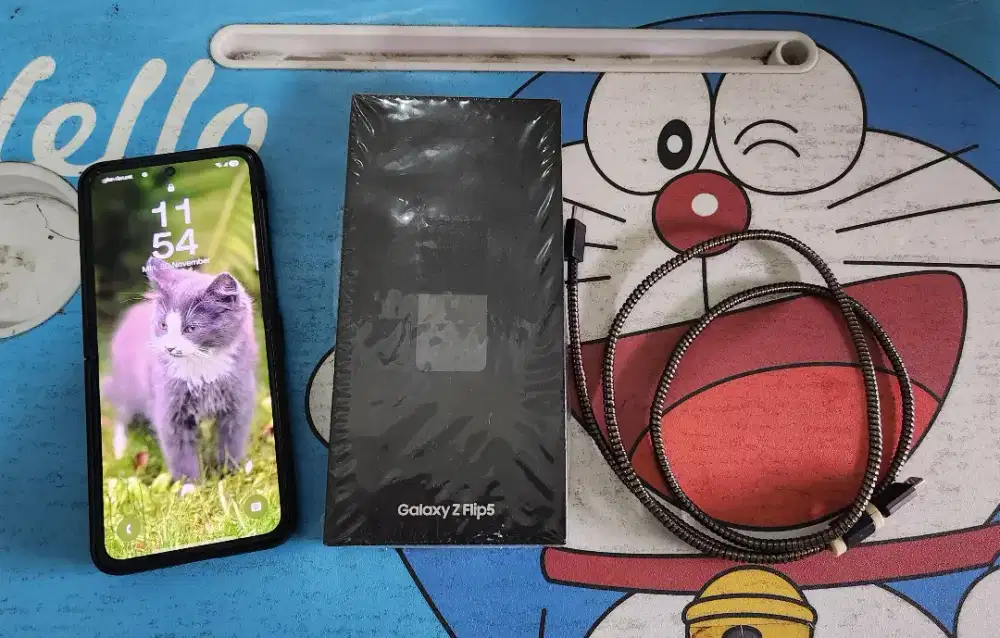 Samsung Z Flip 5 256GB Graphite Mulus 98% Like New