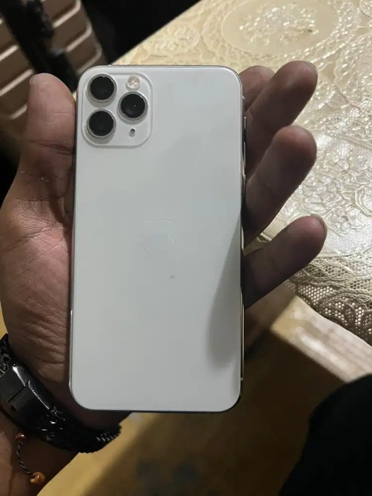 iphone 11 pro 64GB warna putih mulus