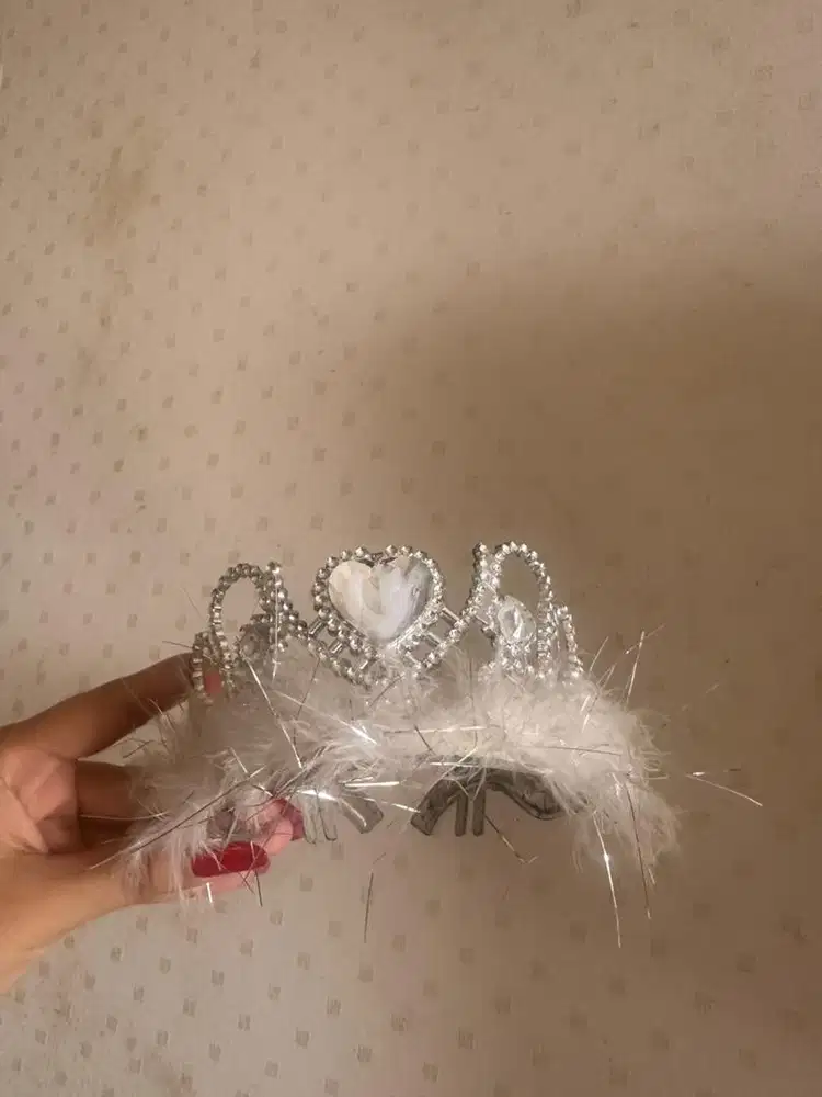 Bando Mahkota Wanita