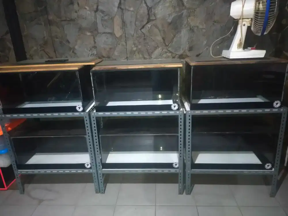 AQUARIUM BEKAS FULL SET