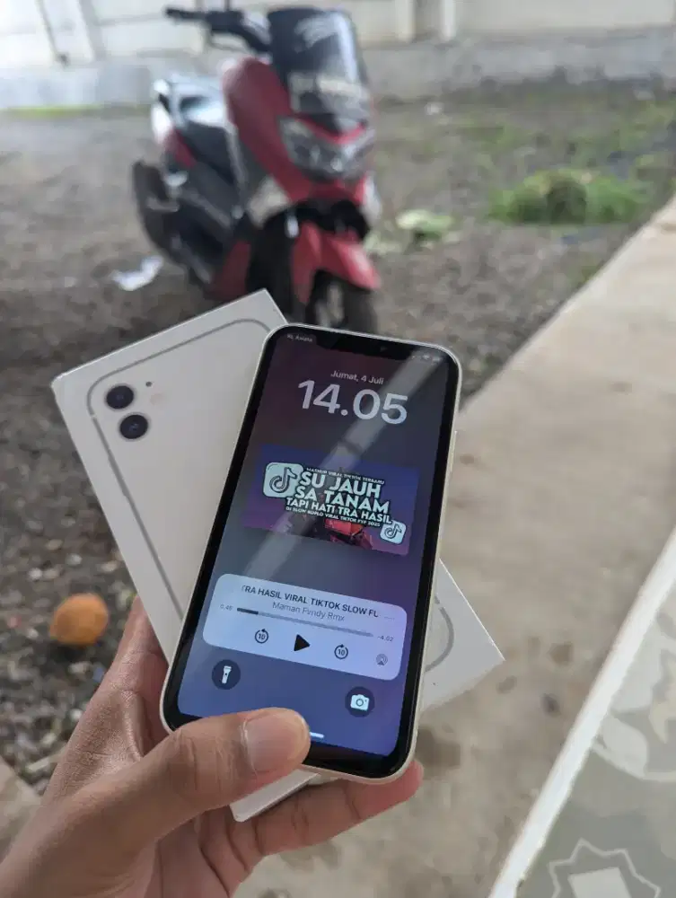 jual cepat iphone 11 128Gb all operator fulset no minus