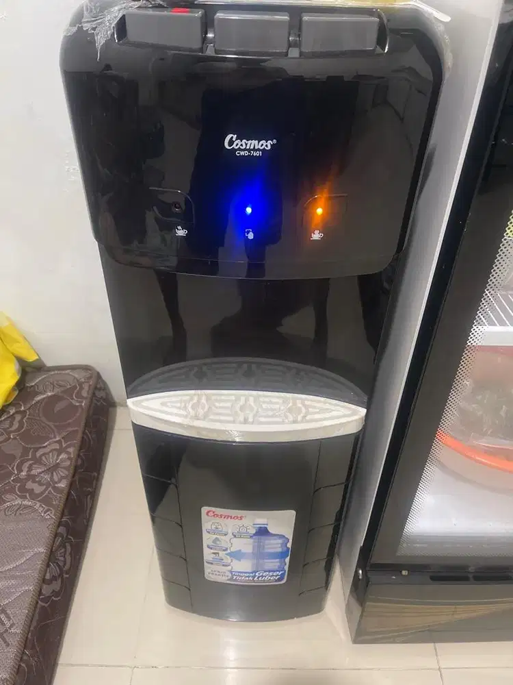 Dispenser panas dingin