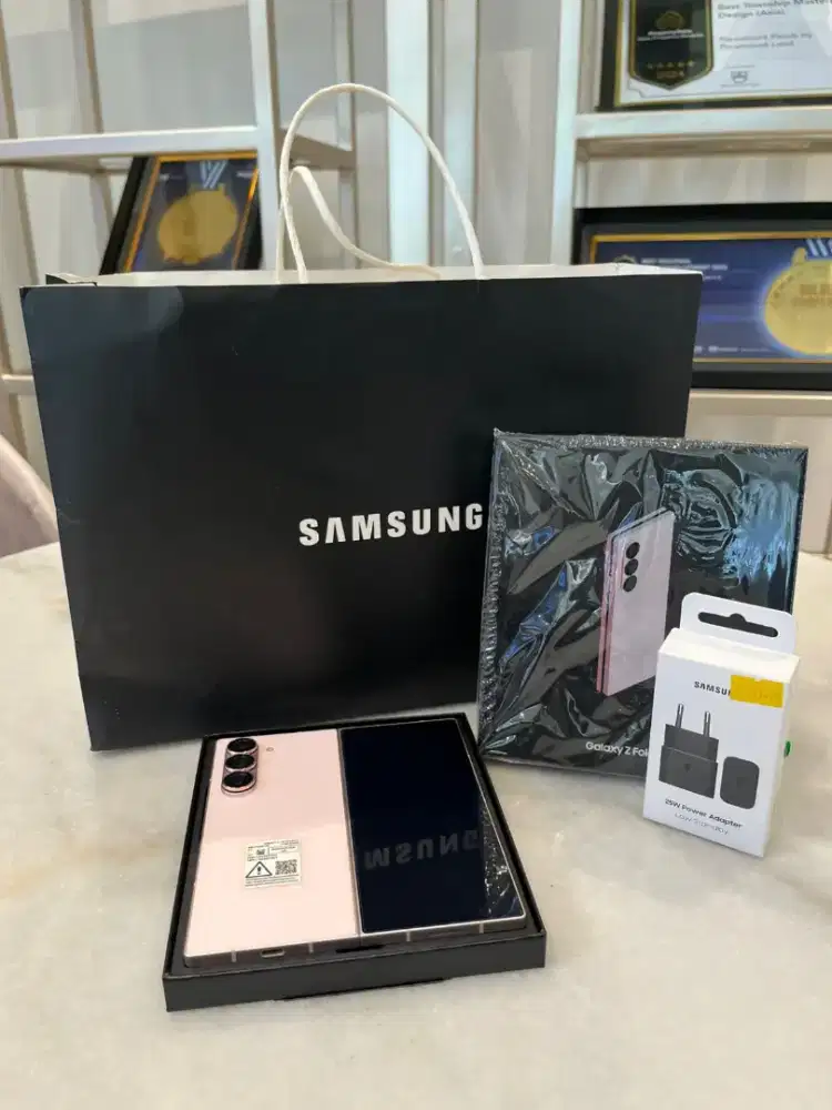 Samsung Z Fold 6 12/512GB Colour Soft pink, Like new , fullset MULUS