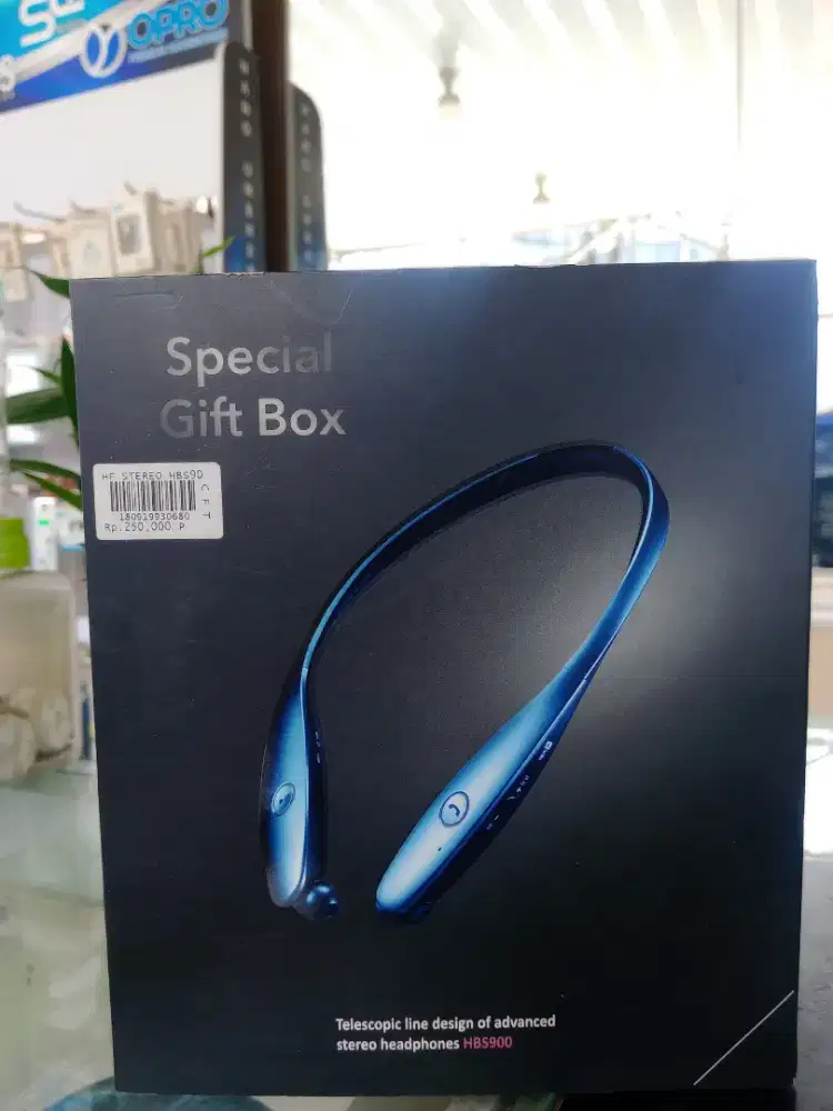 HEADSET TELESCOPIC LINE DESIGN OF ADVANCED STEREO HEADPHONES HBS900