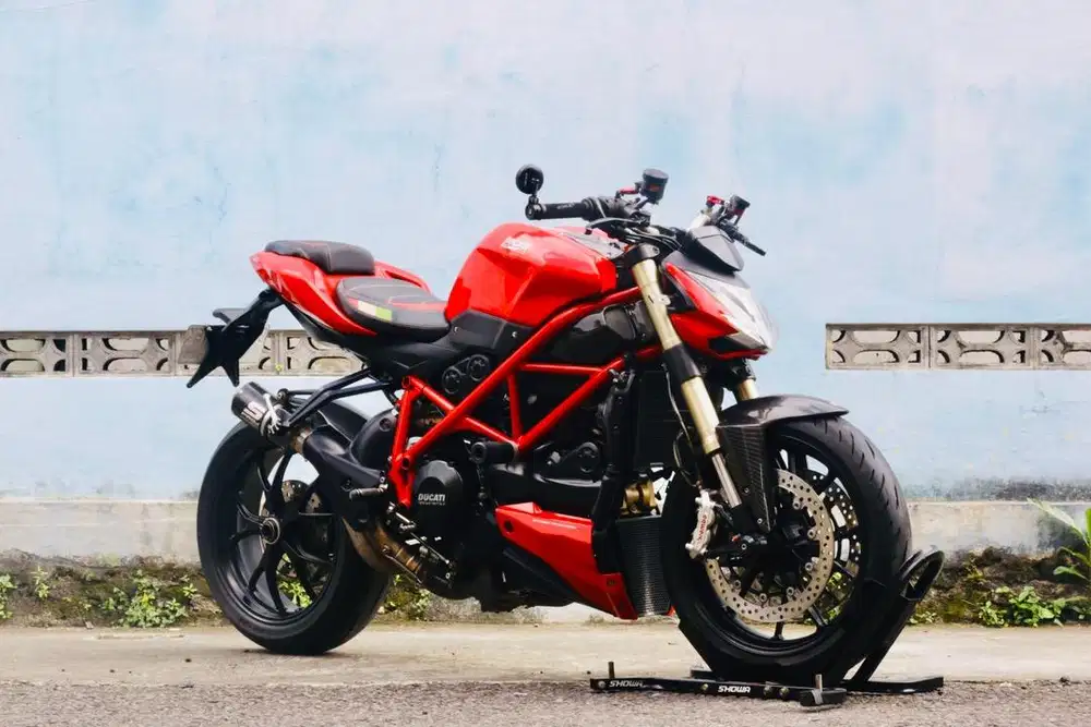 Ducati street fighter 848 Diavel panigale z800 GSX600