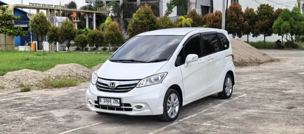 HONDA FREED E PSD MATIC 2013(MODEL 2014)AT