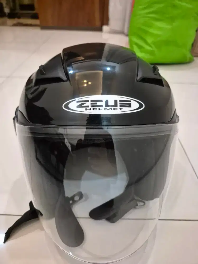 Helm half face Zeus ZS611 Hitam