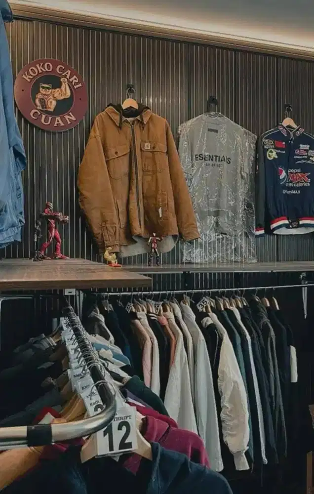 HOST LIVESTREAMING ONLINE