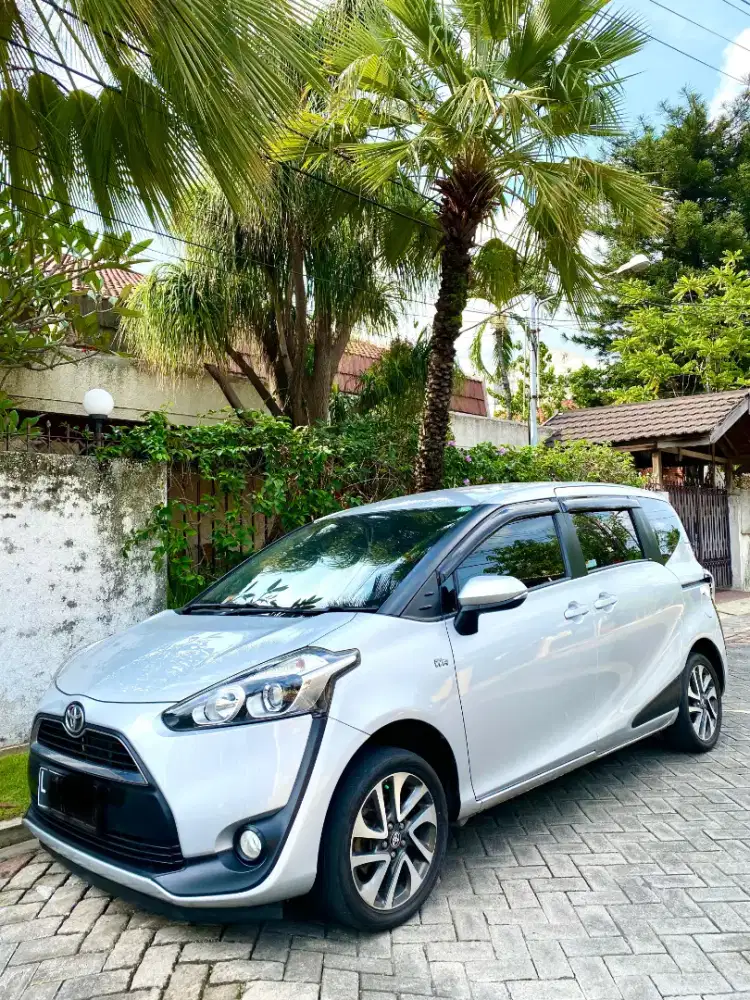 Toyota Sienta V Matic 2016.