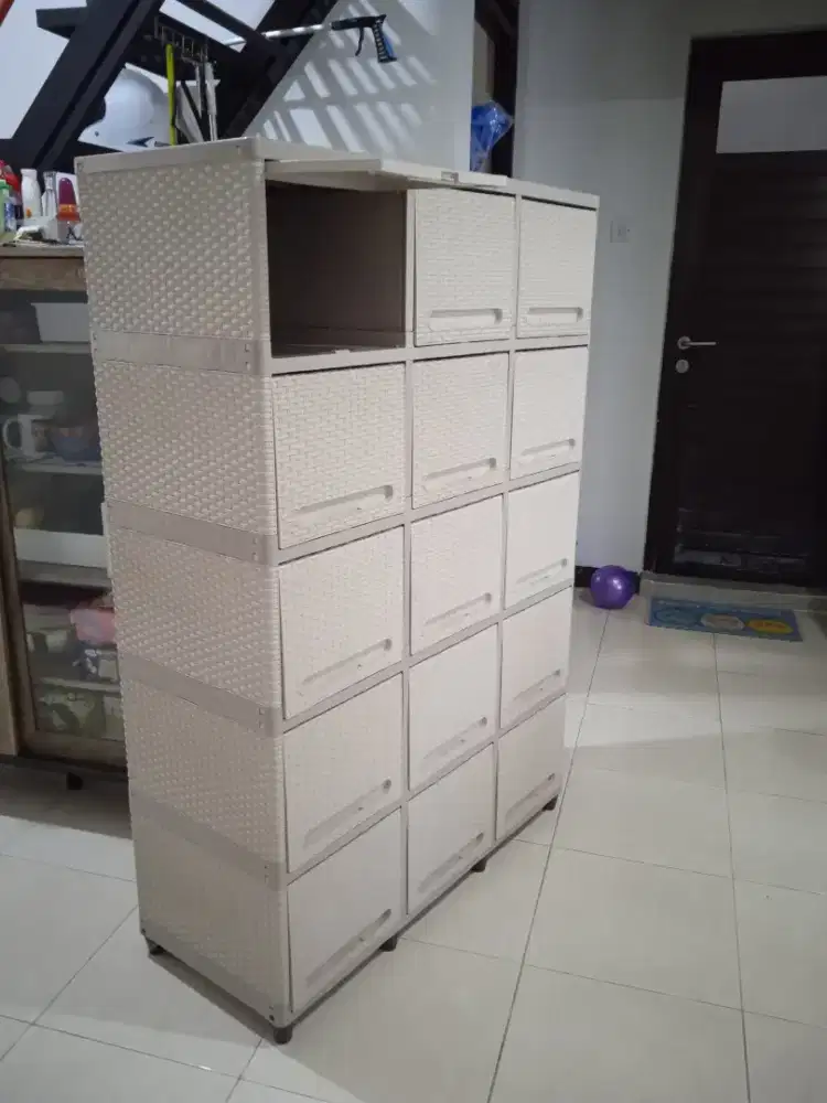 Lemari Plastik Club 15 Kotak