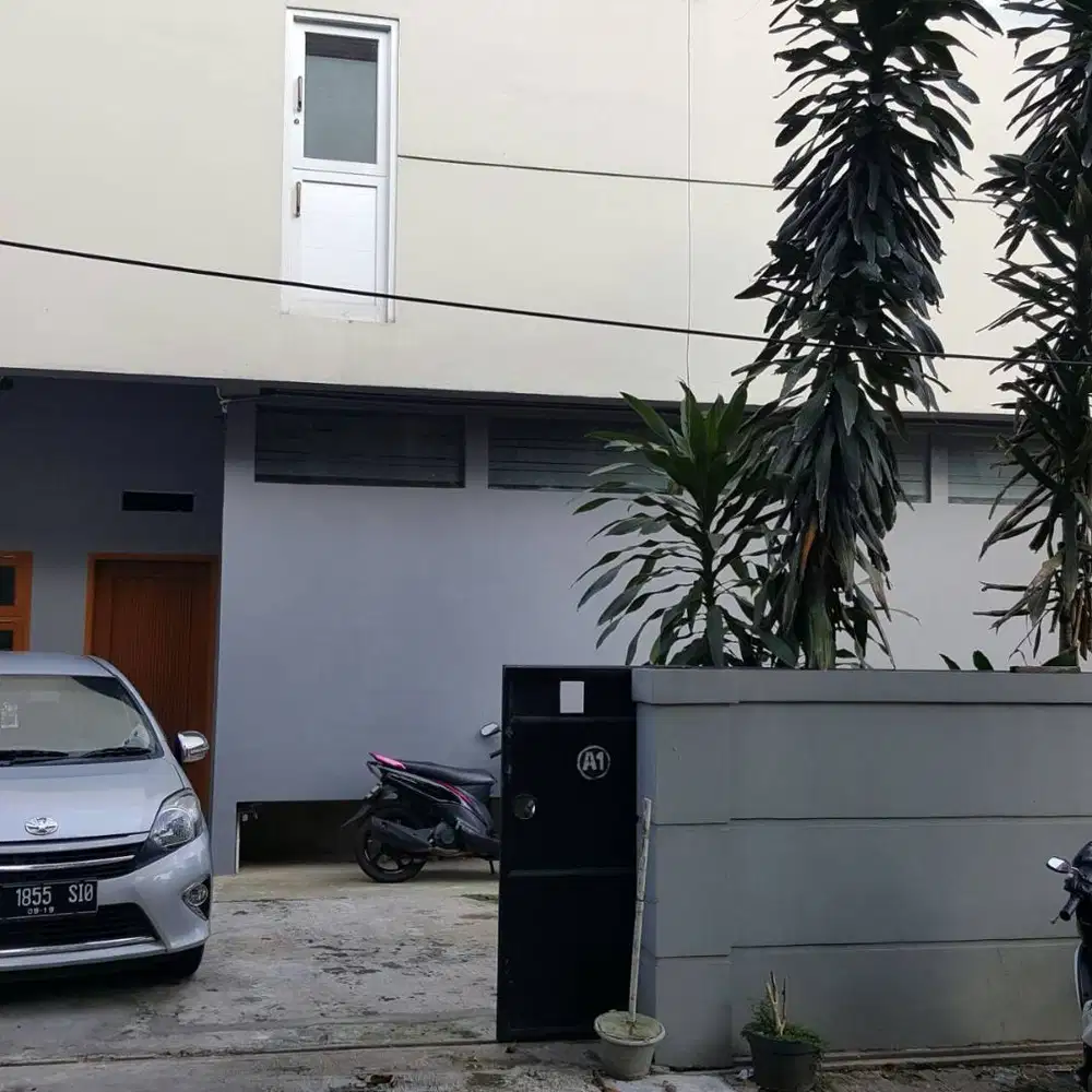Dijual Rumah Tinggal + Kos 28 Kamar Aktif. 3 Menit CBD Mega Kuningan