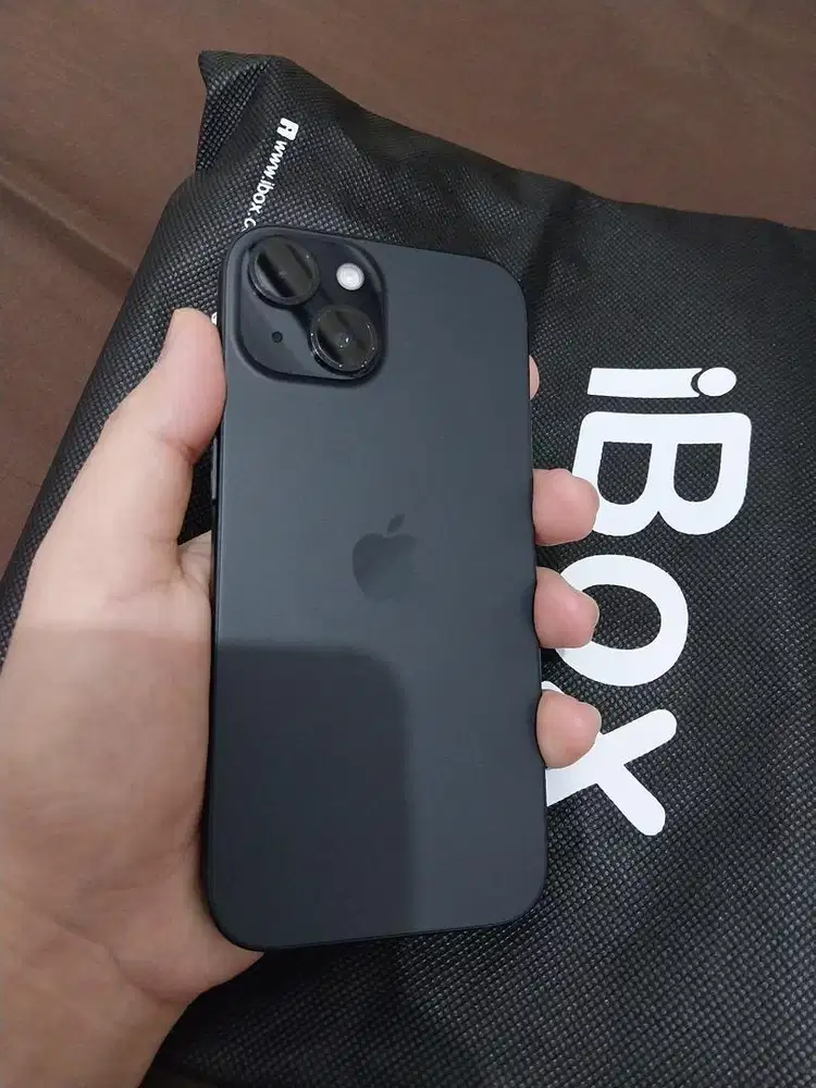 Iphone 15 128gb black no minus garansi ibox feb 2026