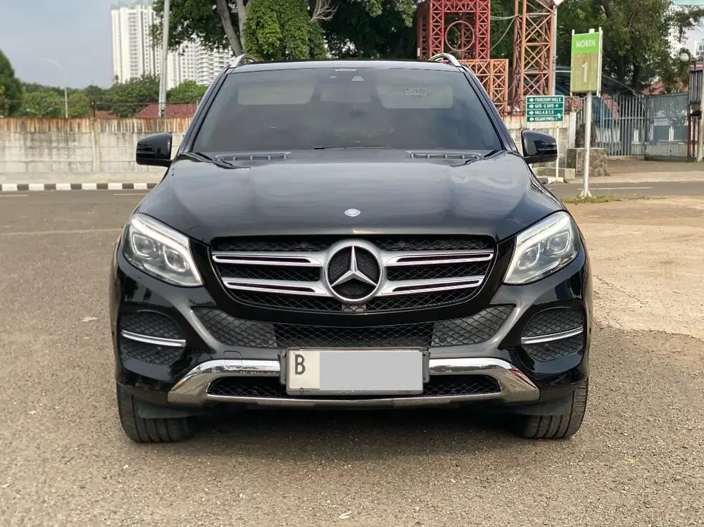 MERCEDES BENZ GLE400 AT HITAM 2016
