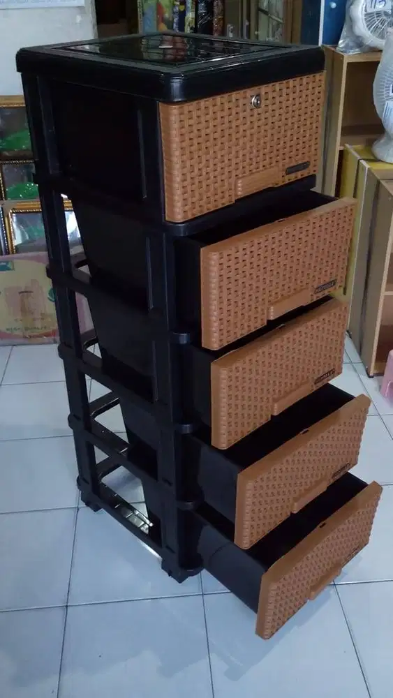 LEMARI NAPOLLY CONTAC 5