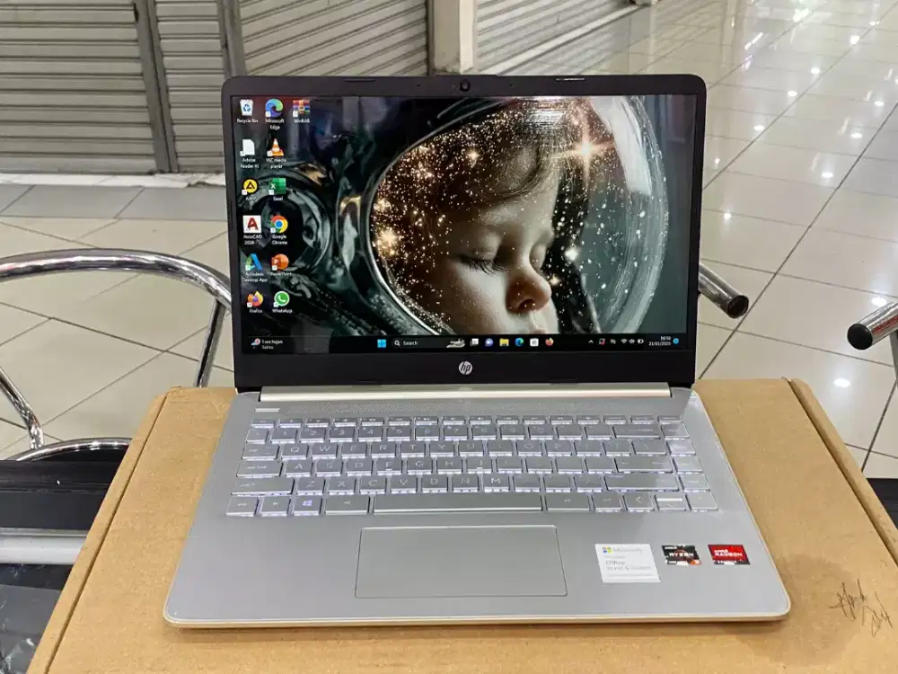 Laptop Hp 14s ryzen 3-5300 (8cpu)/8gb/ssd 512gb/layar fulldh ips.