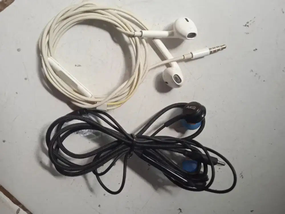2 headset kualitas bagus