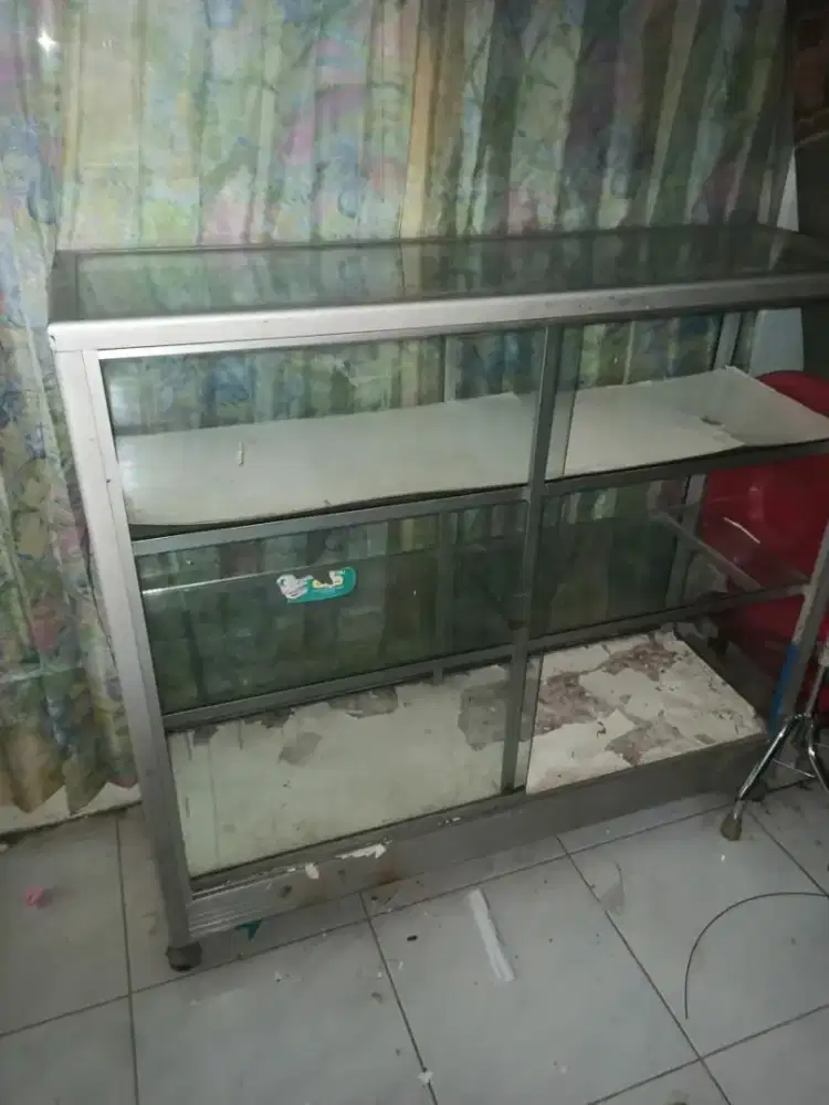 Etalase Full Kaca