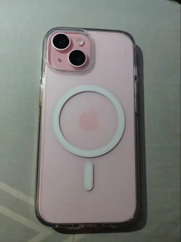 Dijual iPhone 15 256GB resmi ex iBox FREE 4 Item (senilai 2 juta)