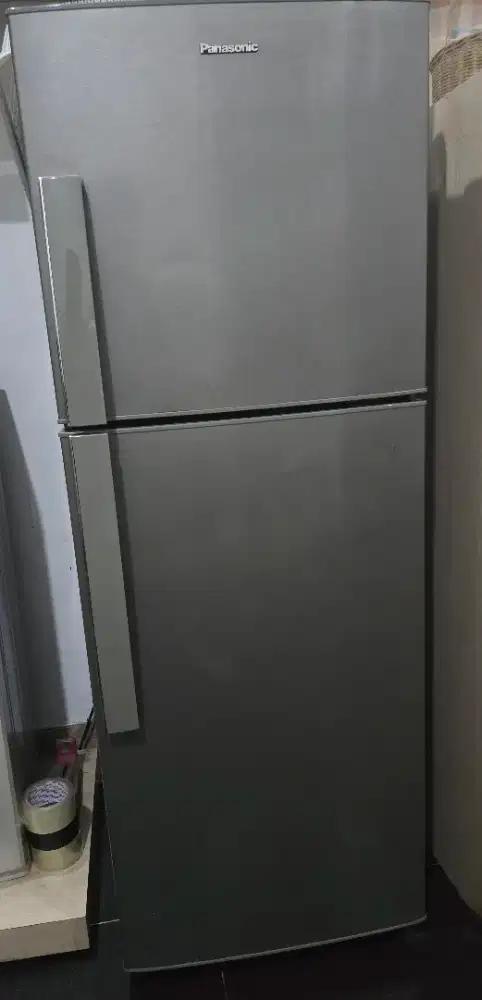 Dijual Second Kulkas PANASONIC 2 pintu