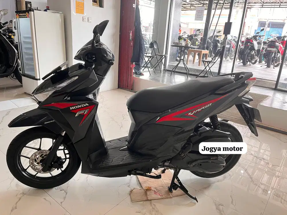 (B) honda vario 125 iss 2017 cash & credit