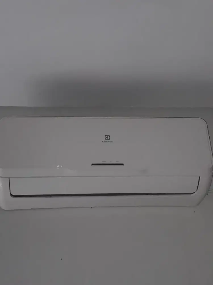 AC Electrolux 1/2 PK, LIKE NEW