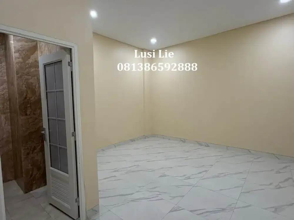 Ruko baru 4 lantai Teluk Gong raya, balkon besar di lantai 2