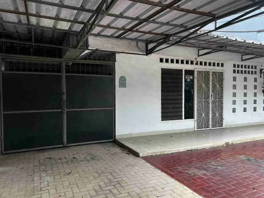 Rumah Lokasi Strategis Dengan Luas Tanah Besar Dan Harga Termurah